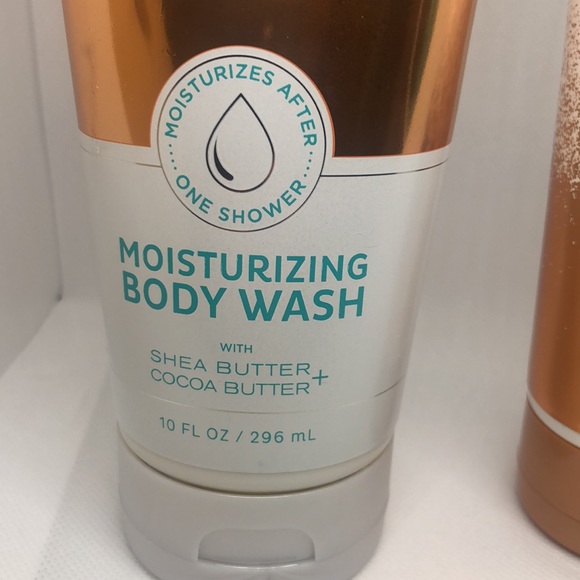 Used Almost Full 🏖️ At the Beach Body Wash & Body Cream Bath & Body Works 🌊 - Picture 3 of 4